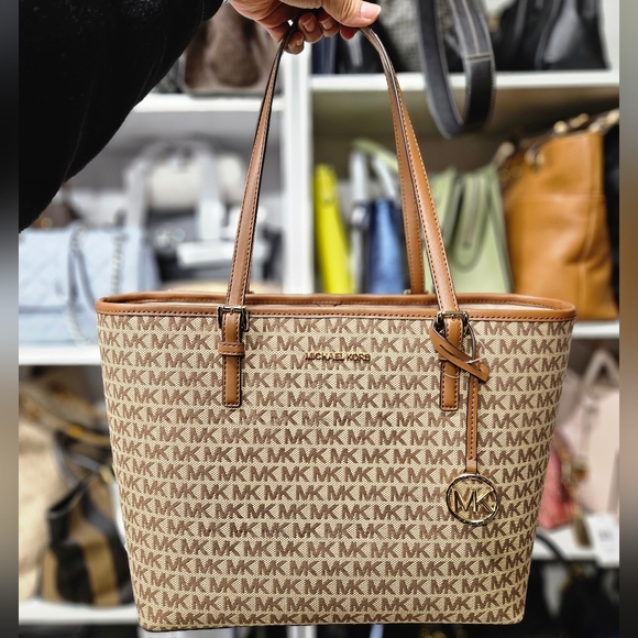 Nwt michael kors monogram tote - Picture 1 of 1